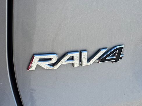 Certified 2022 Toyota RAV4 XLE w/ Convenience Package AWD/4WD image 27