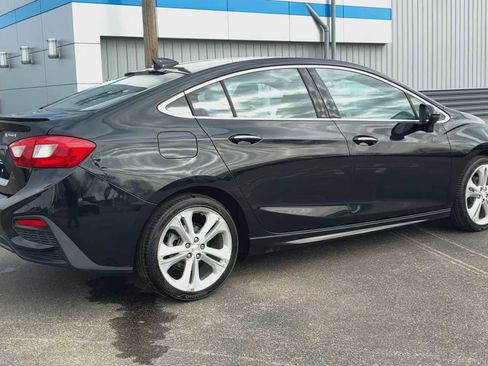 Certified 2017 Chevrolet Cruze Premier image 2