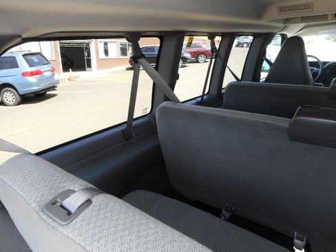 Used 2017 Chevrolet Express 3500 LT w/ LT Preferred Equipment Group image 19