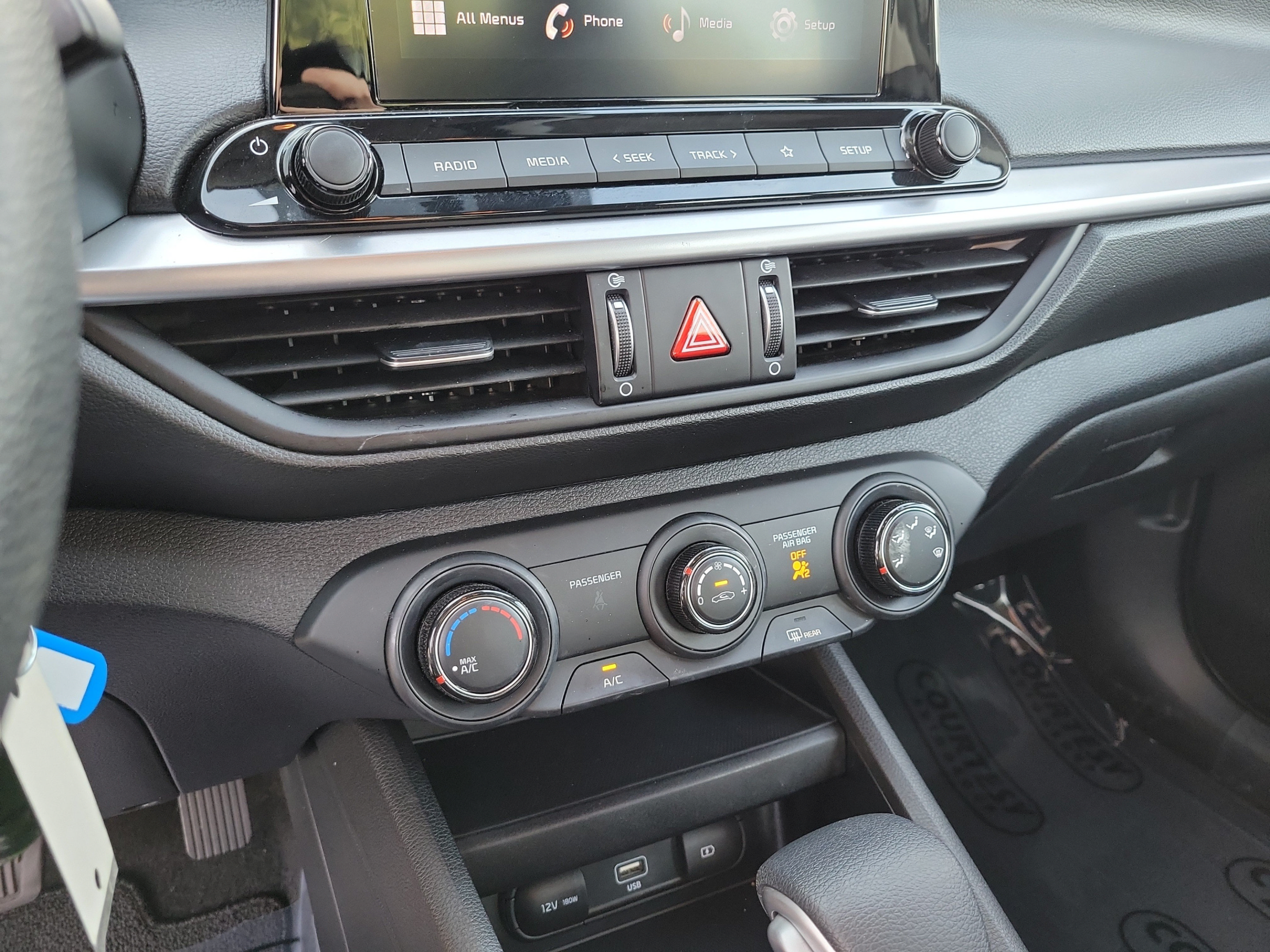 Used 2024 Kia Forte LXS w/ LXS Technology Package FWD image 18