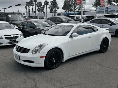 Used 2005 INFINITI G35 Coupe w/ (P01) Premium Pkg RWD image 2