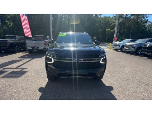Used 2022 Chevrolet Suburban Z71 w/ Luxury Package AWD/4WD image 2