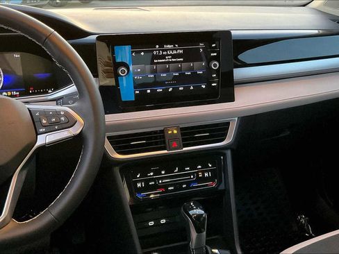 New 2025 Volkswagen Taos SE image 6