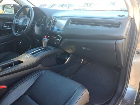 Used 2022 Honda HR-V EX-L image 10