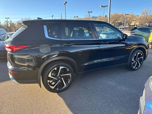 Used 2022 Mitsubishi Outlander SE image 12