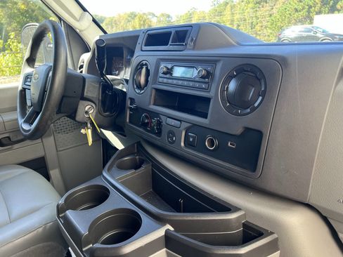 Used 2021 Ford E-350 and Econoline 350 Super Duty w/ Power Windows & Locks Group image 18