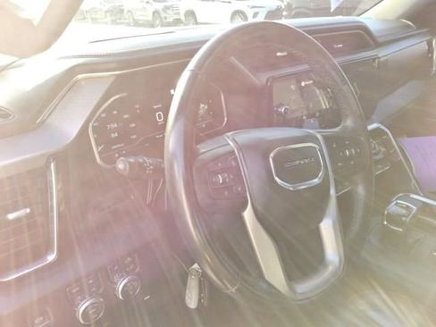 Used 2022 GMC Sierra 1500 Denali AWD/4WD image 2
