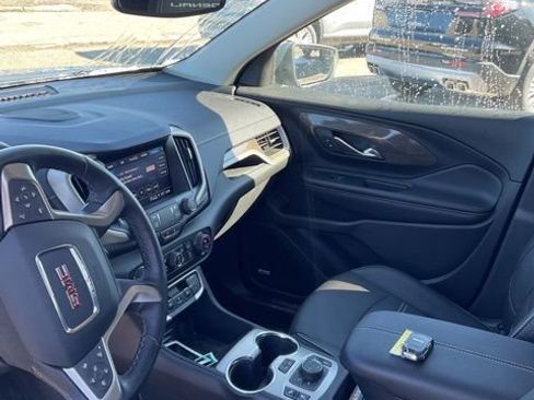 Used 2023 GMC Terrain Denali w/ Denali Premium Package image 5