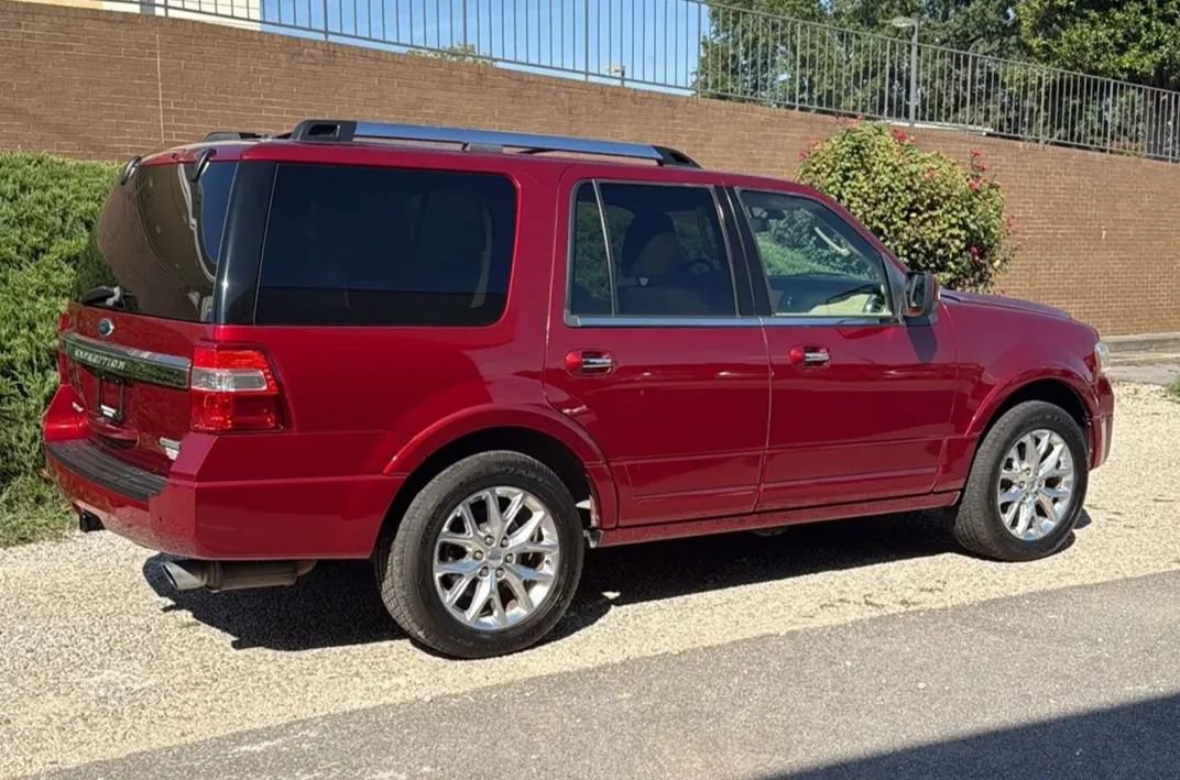 Used 2015 Ford Expedition Limited w/ Equipment Group 301A RWD image 5
