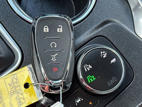 Used 2023 Chevrolet Traverse LT w/ LPO, Floor Liner Package image 38