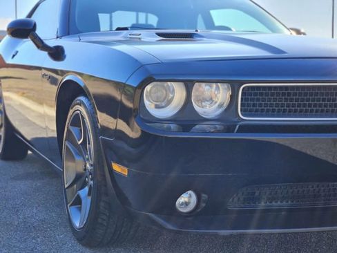 Used 2013 Dodge Challenger R/T image 9