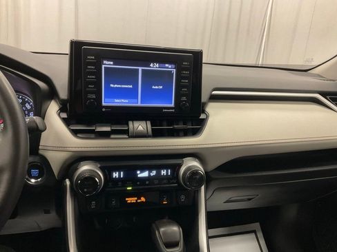 Used 2020 Toyota RAV4 XLE image 22