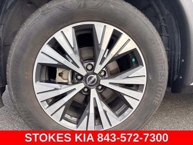 Used 2023 Nissan Rogue SV FWD image 9