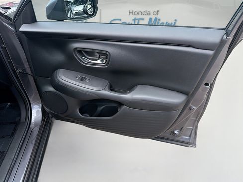 Certified 2023 Honda HR-V LX image 32