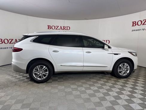 Used 2021 Buick Enclave Essence w/ Sound and Sites Package image 9