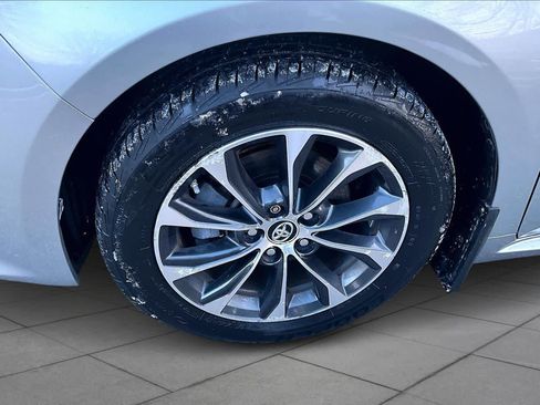 Used 2016 Toyota Avalon XLE Premium image 10