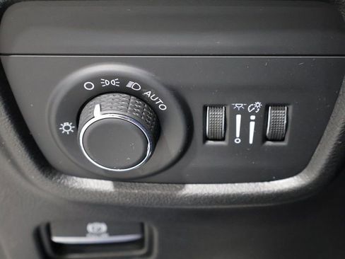 Certified 2023 Jeep Grand Cherokee Altitude image 35