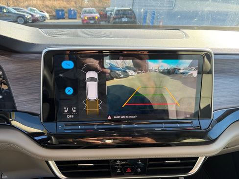 Used 2025 Volkswagen Atlas SEL image 19