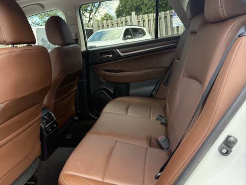 Used 2017 Subaru Outback 2.5i Touring image 7