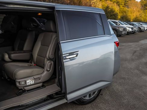 Used 2017 Honda Odyssey Touring image 19