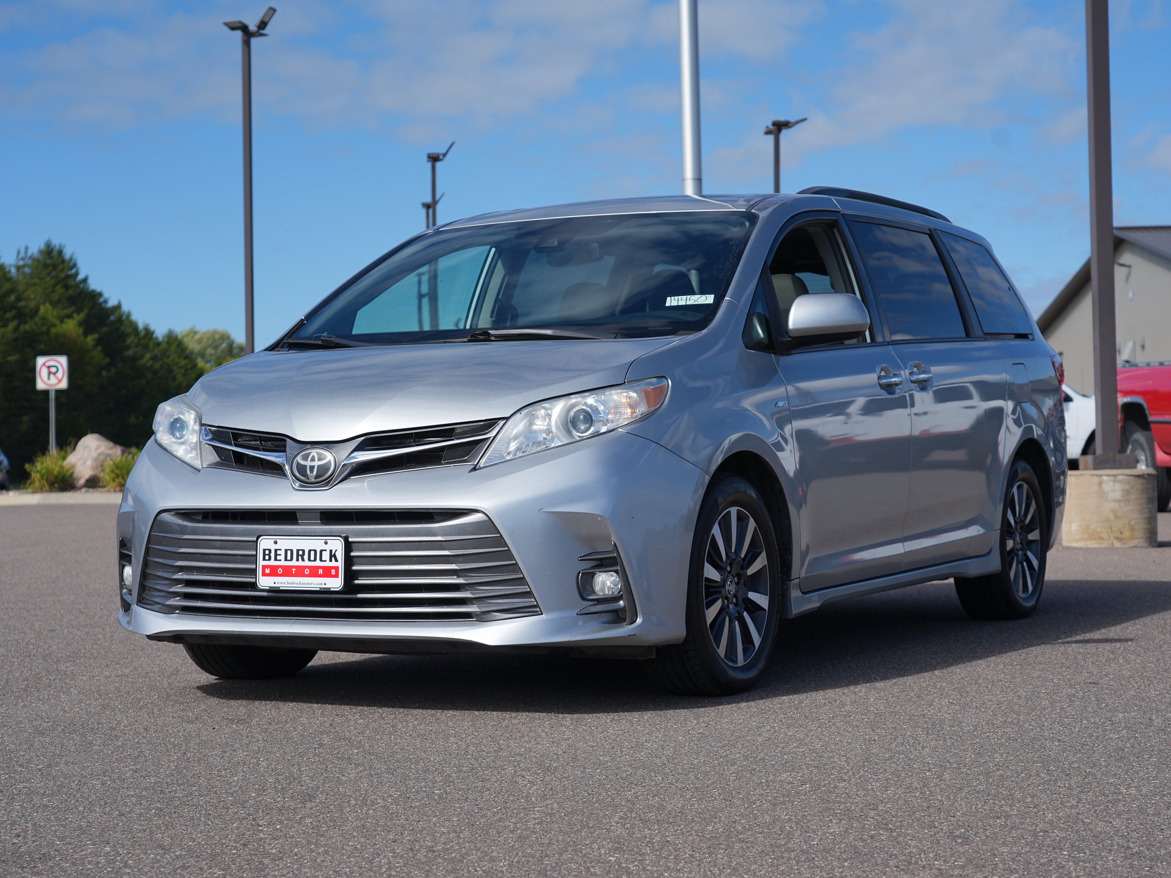 Used 2019 Toyota Sienna XLE Premium w/ Carpet Mat Package AWD/4WD image 7