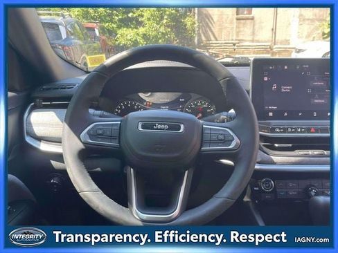 Used 2023 Jeep Compass Latitude AWD/4WD image 14