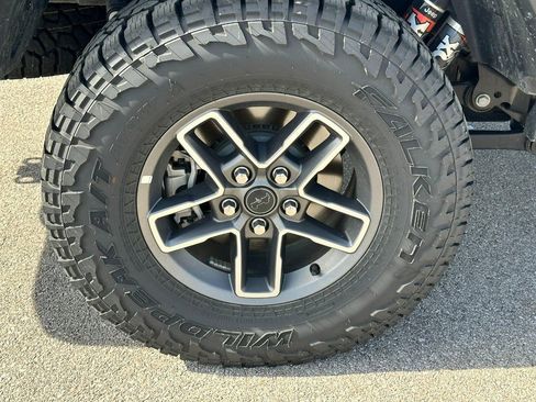 Used 2026 Jeep Gladiator Mojave image 7