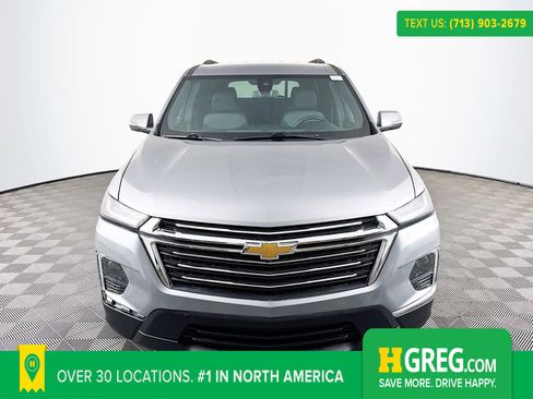Used 2023 Chevrolet Traverse LT image 1