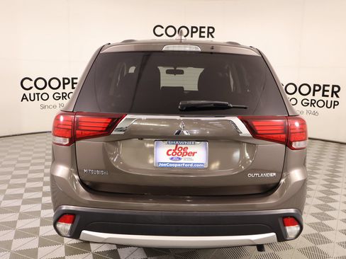 Used 2018 Mitsubishi Outlander ES AWD/4WD image 21