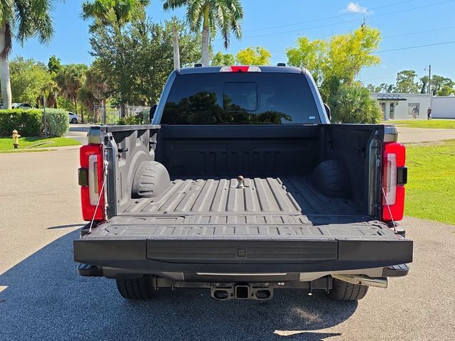 Used 2025 Ford F350 Platinum w/ FX4 Off-Road Package AWD/4WD image 5