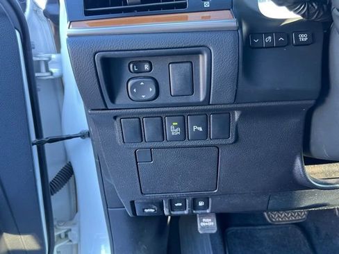 Used 2015 Lexus ES 300h image 18