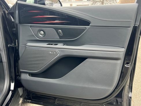 New 2026 Lincoln Nautilus Reserve w/ Jet Appearance Package image 8