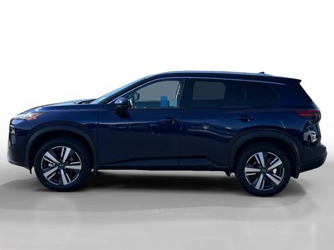 Used 2024 Nissan Rogue SL AWD/4WD image 2