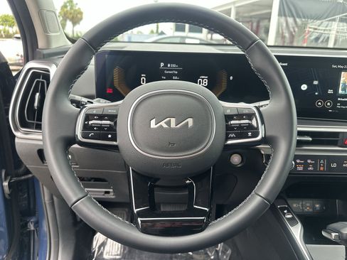 Used 2025 Kia Sorento EX w/ Panoramic Sunroof Package AWD/4WD image 11