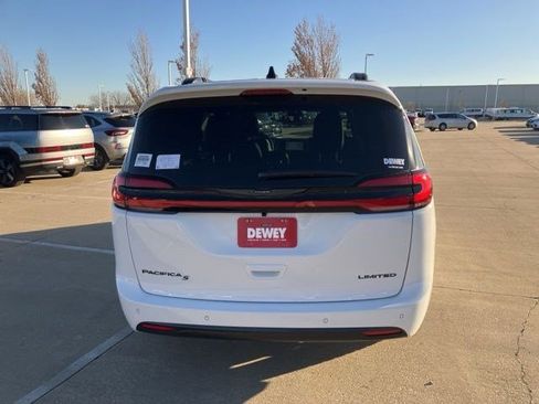 New 2026 Chrysler Pacifica Limited w/ S Appearance Package image 7