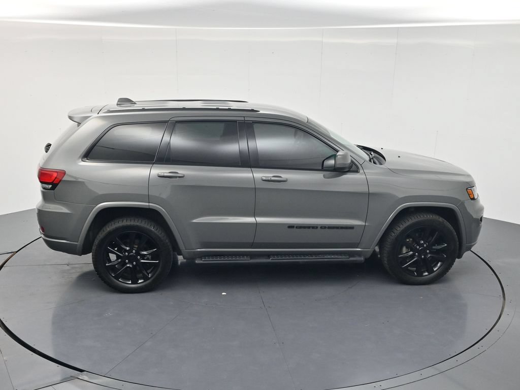 Used 2022 Jeep Grand Cherokee Laredo X AWD/4WD image 39