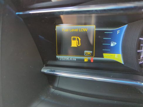 Used 2013 Lincoln MKS FWD image 44