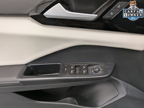 Used 2025 Volkswagen Taos S image 10