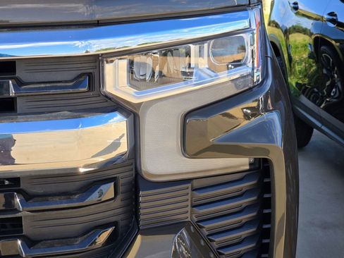 Used 2023 Chevrolet Silverado 1500 LT AWD/4WD image 13