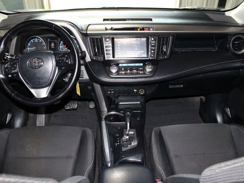 Used 2017 Toyota RAV4 XLE FWD image 13
