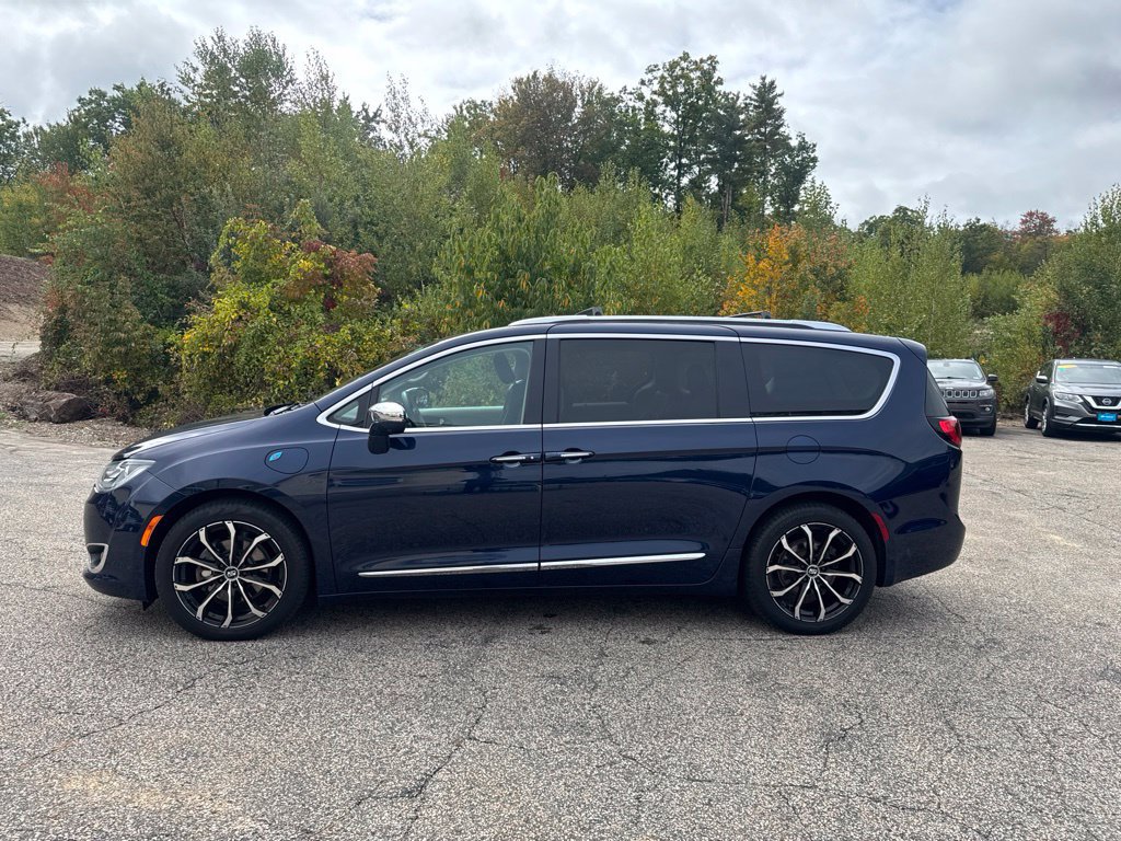Used 2018 Chrysler Pacifica Limited w/ Advanced Safetytec Group FWD image 2