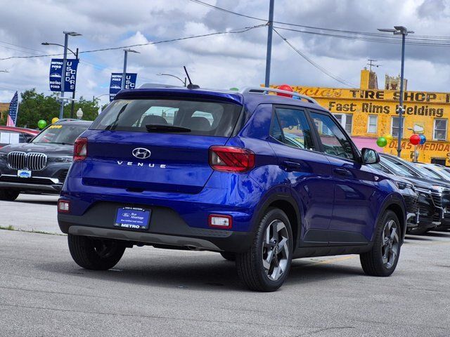 Used 2025 Hyundai Venue SEL FWD image 4