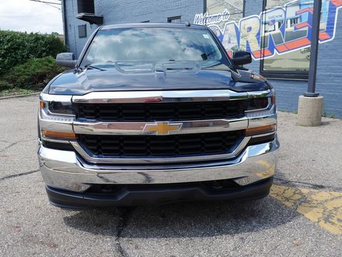 Used 2019 Chevrolet Silverado 1500 LT AWD/4WD image 2