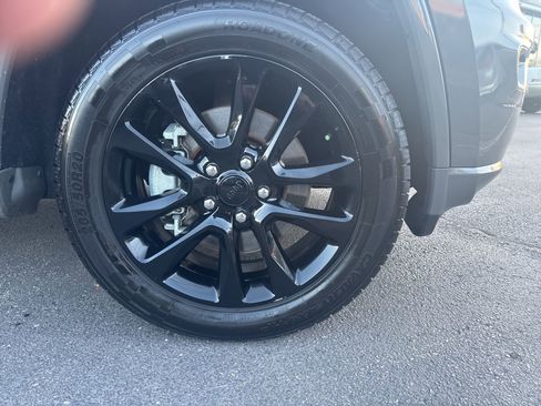 Used 2022 Jeep Grand Cherokee Laredo X image 18