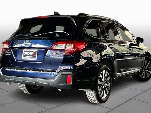 Used 2018 Subaru Outback 3.6R Touring AWD/4WD image 23