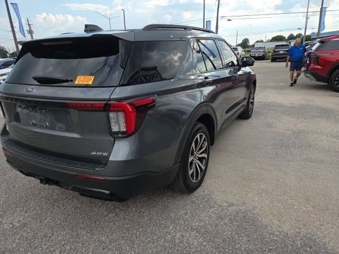 Used 2025 Ford Explorer ST-Line AWD/4WD image 10