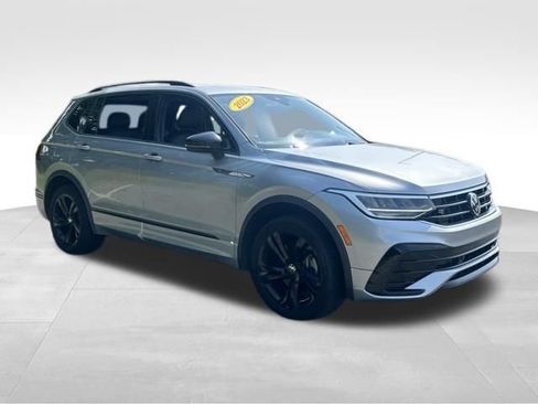 Used 2023 Volkswagen Tiguan SE R-Line AWD/4WD image 7