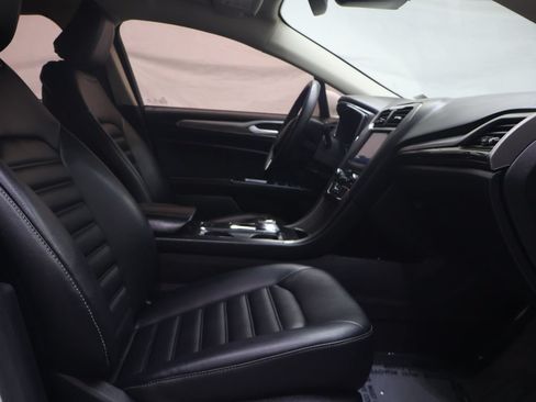 Used 2020 Ford Fusion SEL FWD image 10