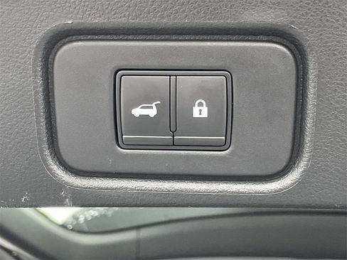 Certified 2022 Nissan Pathfinder Platinum w/ Cargo Package image 16