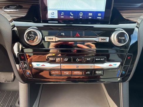 Used 2023 Ford Explorer Limited w/ Limited Technology Package image 25